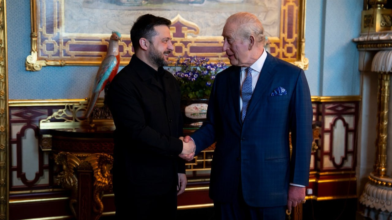 RazomUA - iPad на службі безпеки: як подарунок Зеленського королю став інструментом фронтової прозорості