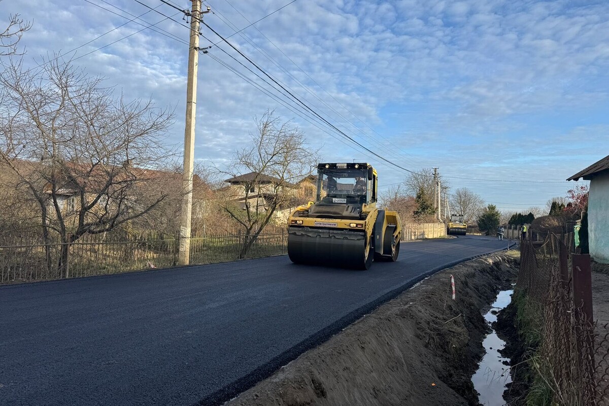 RazomUA - À Lviv, la technologie allemande NovoCrete utilisée pour la première fois sur une route