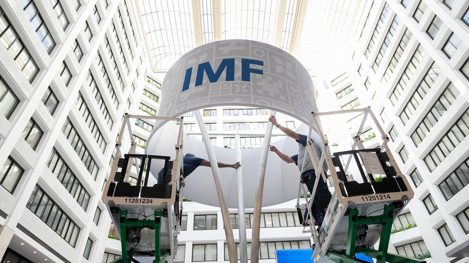 RazomUA - МВФ підвищив прогноз до 3,3%: бум ШІ пом'якшує торговельні шоки — що це дає Україні