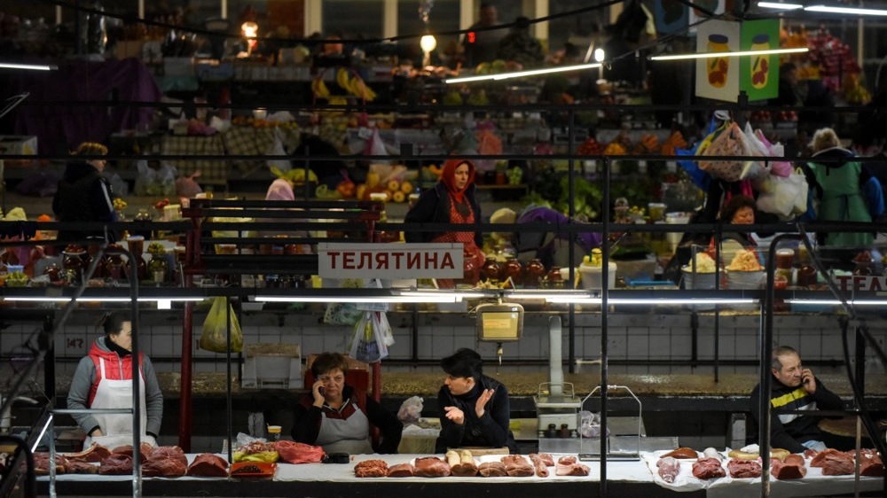 RazomUA - Інфляція в Україні уповільнилася до 7,4% річних — що це означає для вашого гаманця