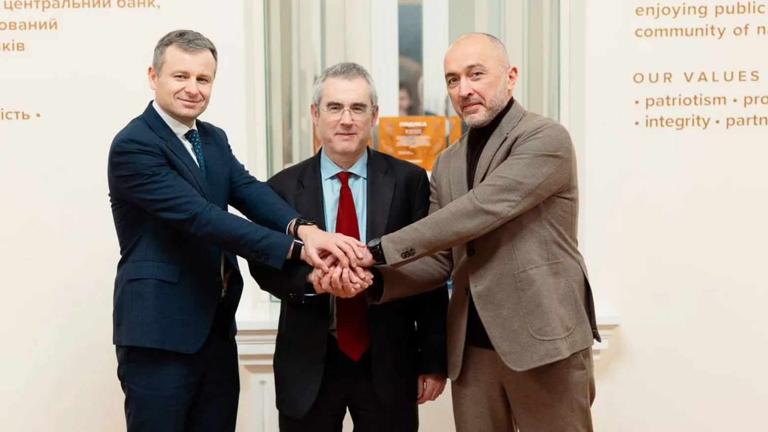 RazomUA - Україна домовилась з МВФ про чотирирічну програму на $8,1 млрд