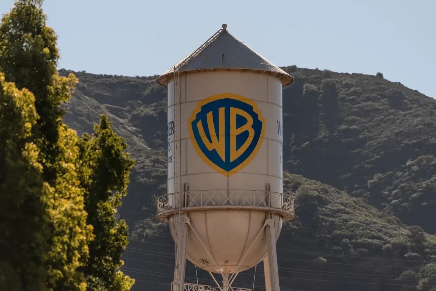 RazomUA - Paramount a proposé 74,4 milliards de dollars pour Warner Bros. et a devancé Netflix
