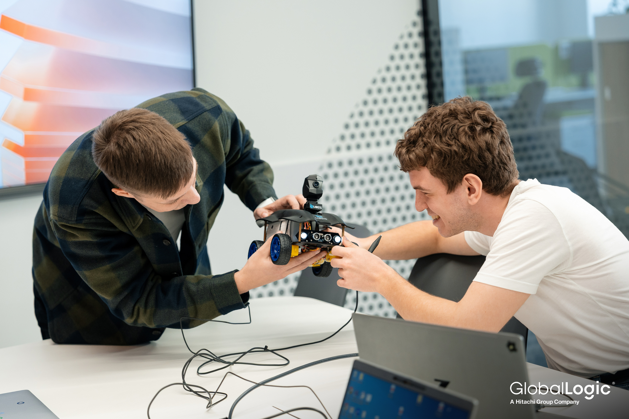 RazomUA - GlobalLogic планує до 1000 наймів у 2026: що це значить для українських IT‑фахівців