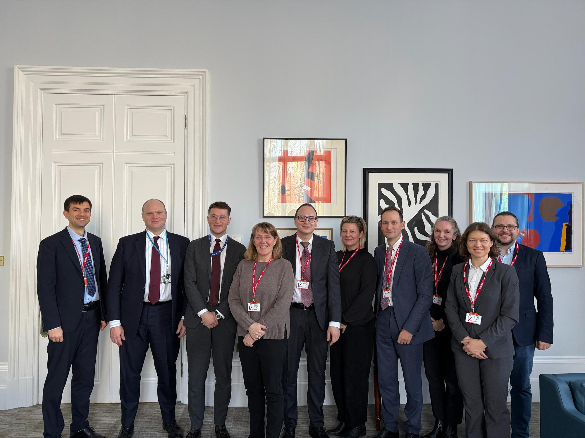 RazomUA - Британія допоможе оновити геологічні карти та кадри України