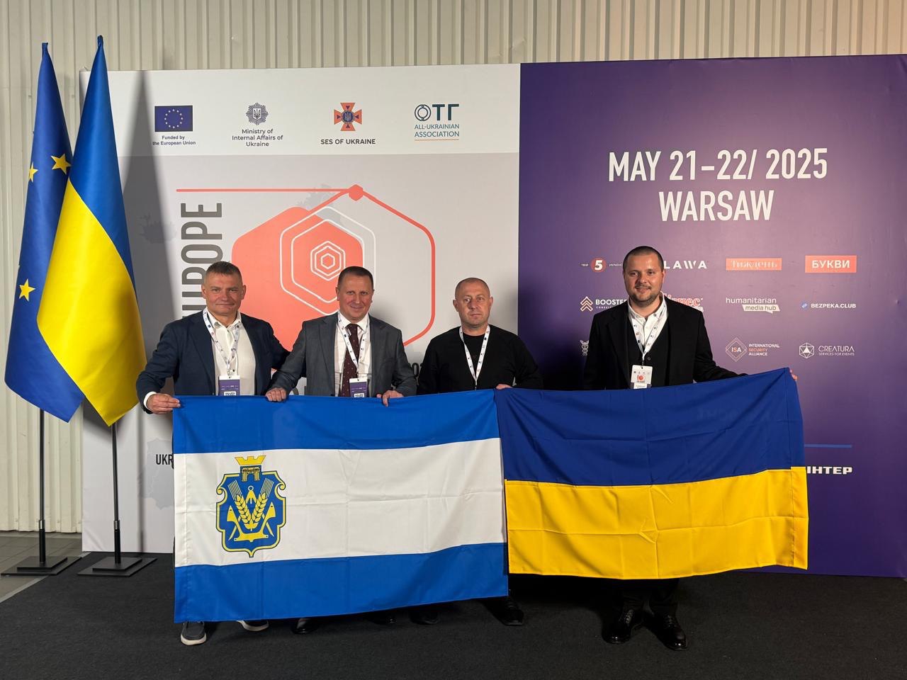 RazomUA - Rapport du député : 5 300 demandes, des panneaux solaires offerts par la France et 11 enfants dans un programme de leadership — bilan du travail de Bohdan Khamidulin pour 2025