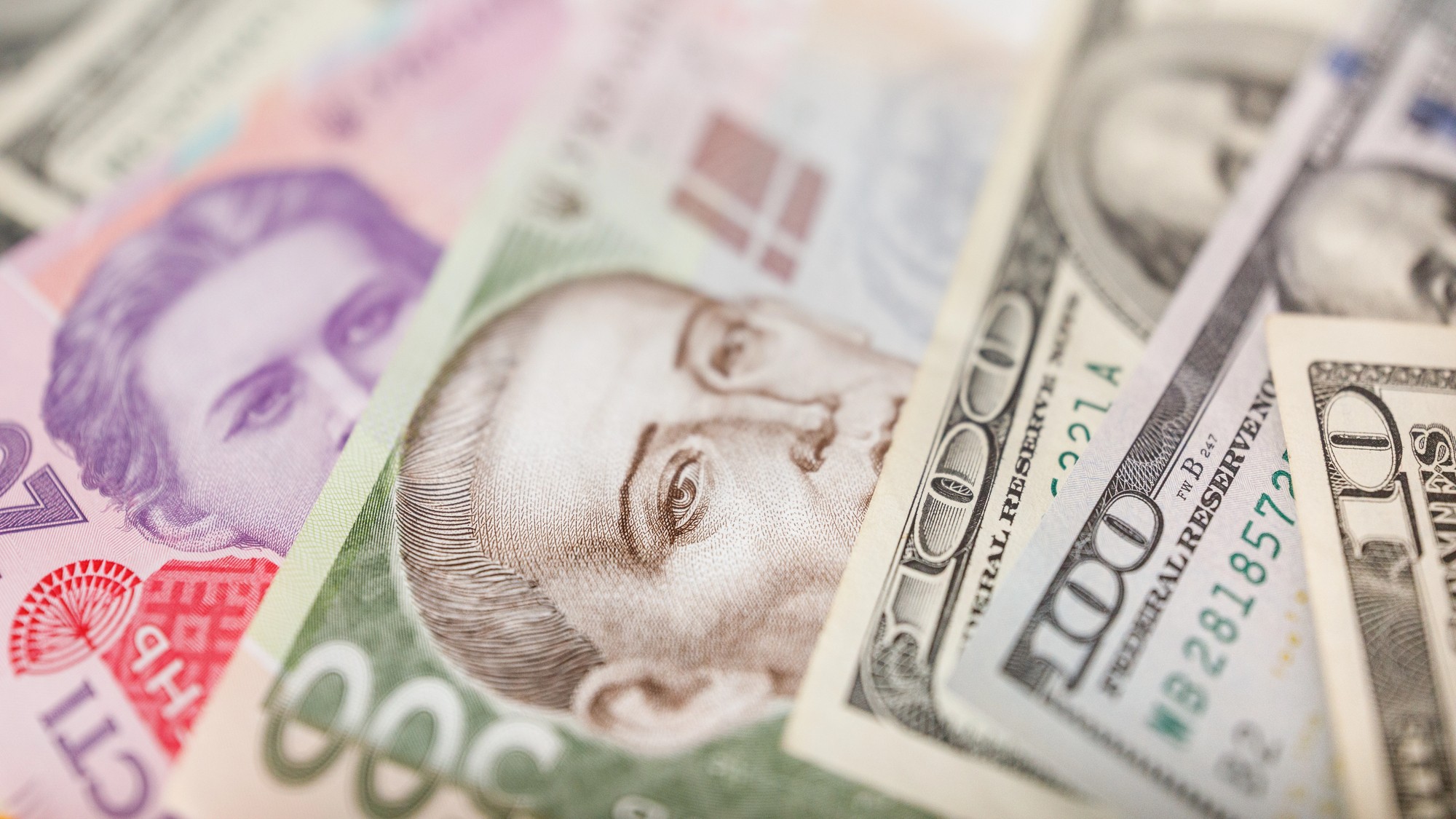 RazomUA - NBU to exchange non-cash foreign currency for cash after incident in Hungary — to safeguard banks' tills