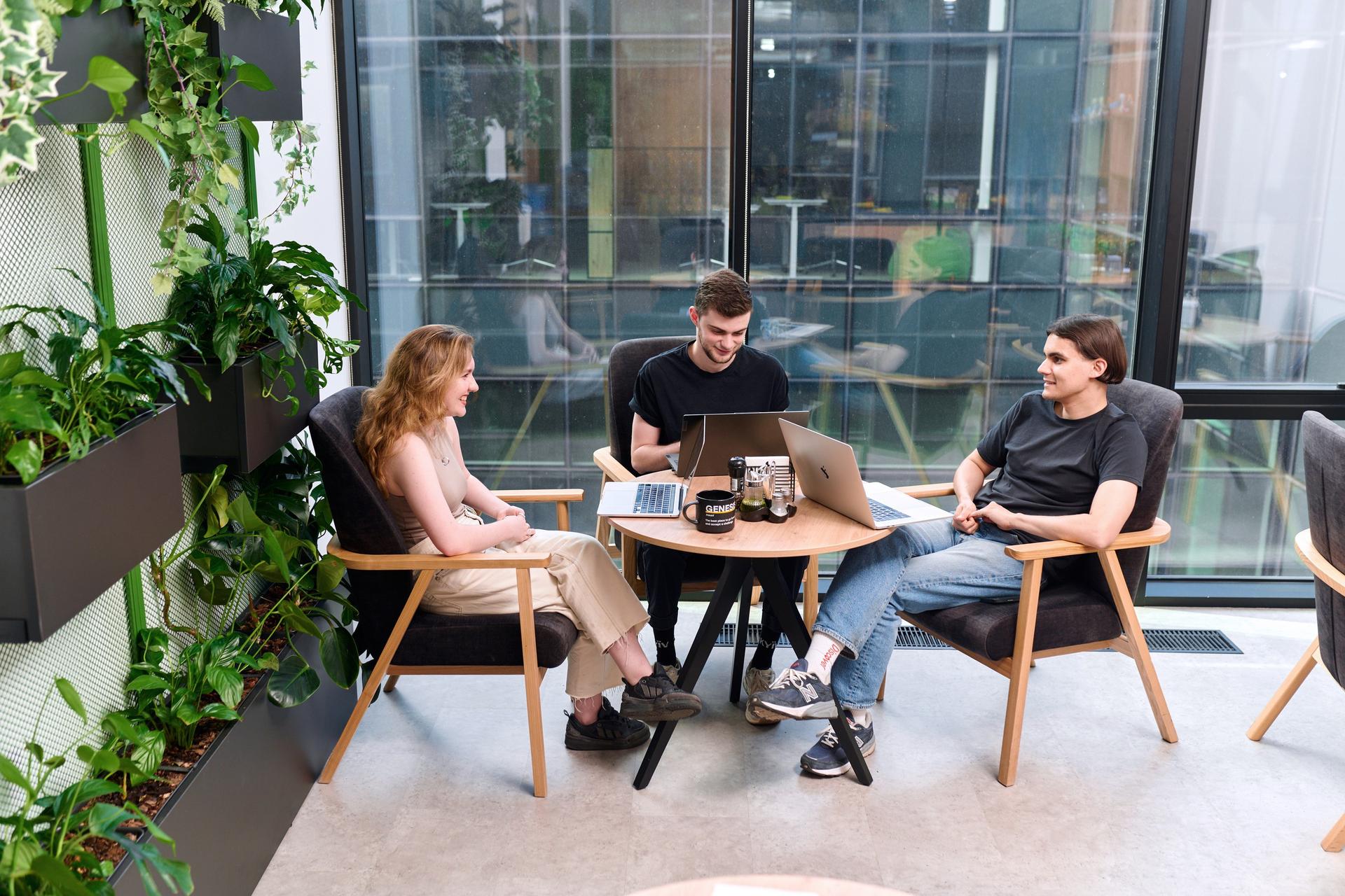 RazomUA - Genesis führt zum zweiten Mal — DOU veröffentlicht die Rangliste der besten IT-Arbeitgeber der Ukraine 2025