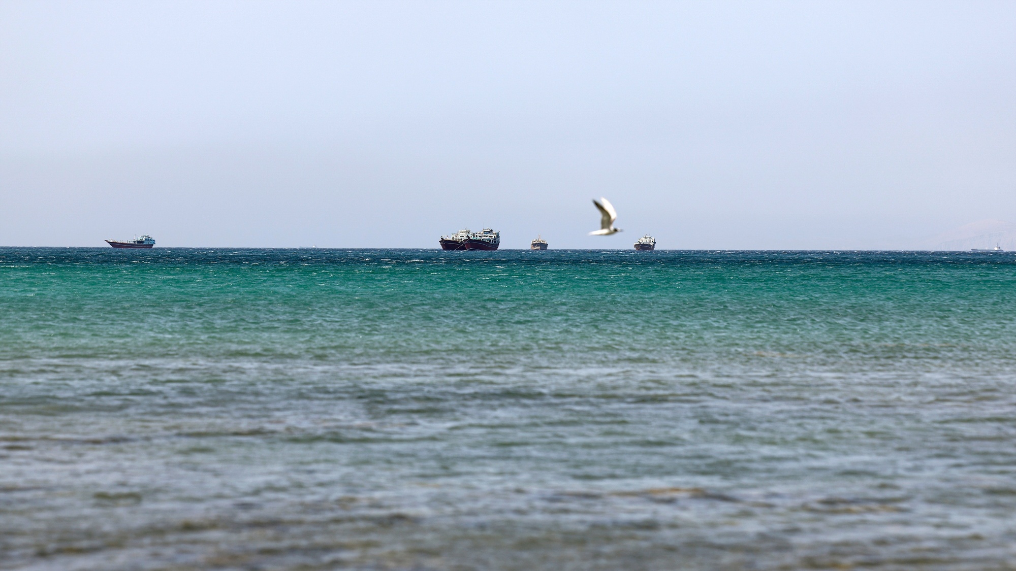 RazomUA - Iran verwandelt internationale Meerenge in kostenpflichtige Wasserstraße: 2 Millionen Dollar pro Durchfahrt, juridische Grauzone – und 800 Schiffe in Warteposition
