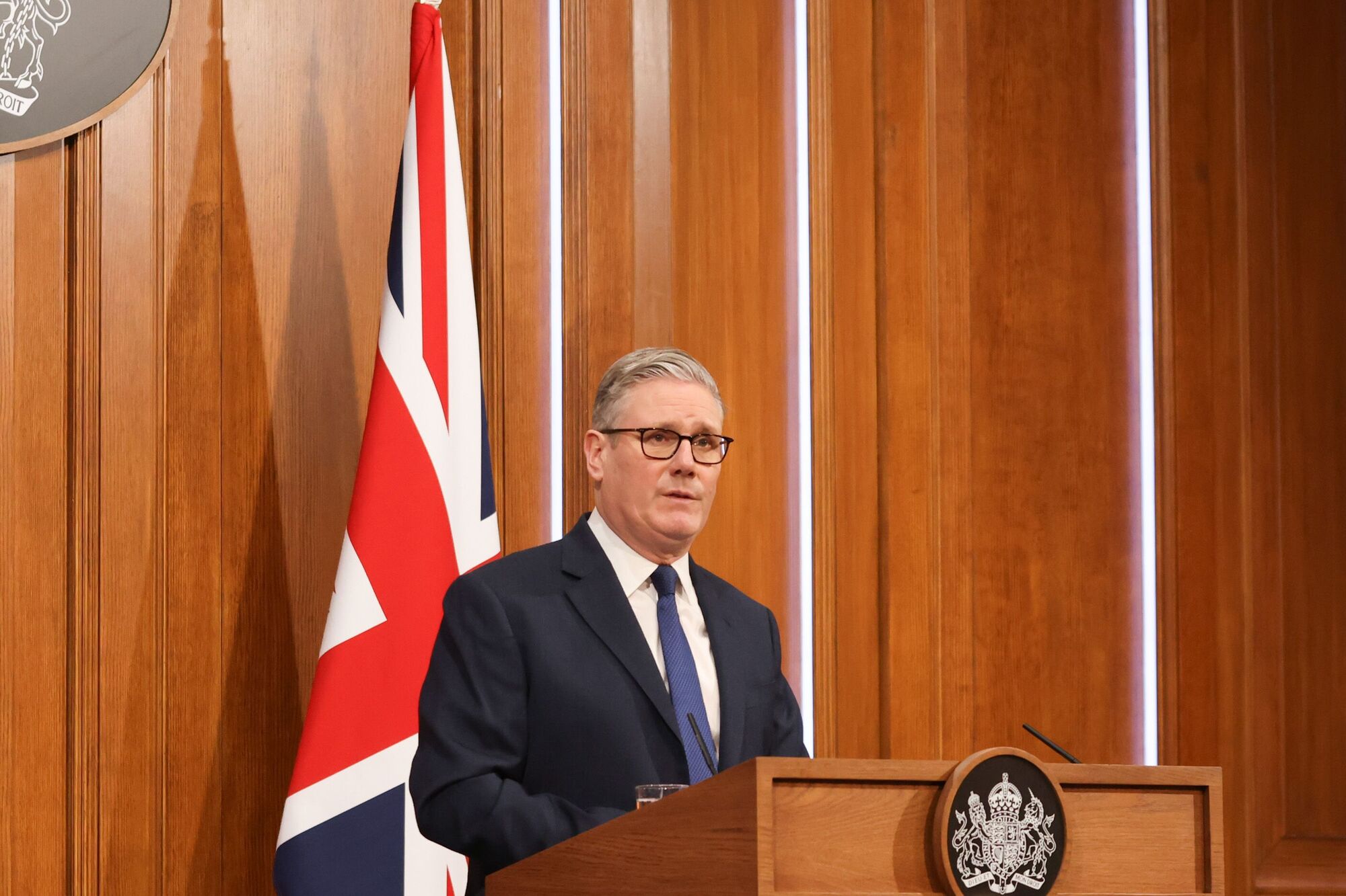 RazomUA - Британія дозволяє американцям бити по іранських ракетних складах — але проводить лінію перед нафтою й електростанціями