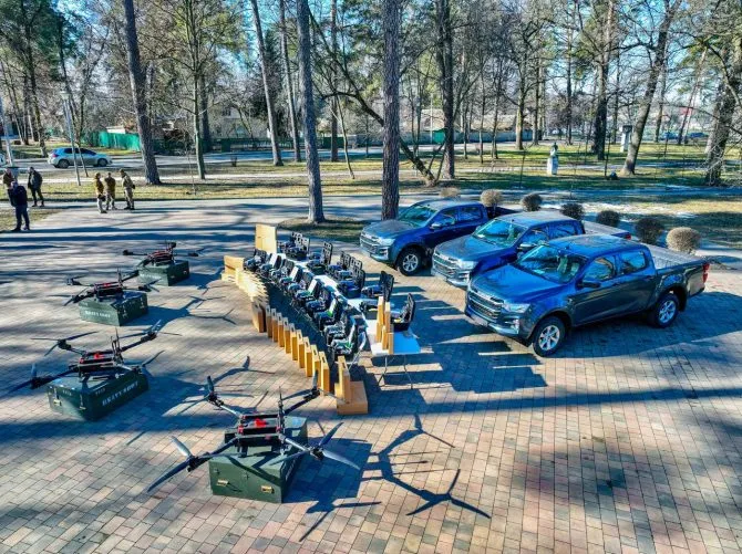 RazomUA - Бучанська громада передала 12 млн грн техніки для 16 бригад — що отримають військові