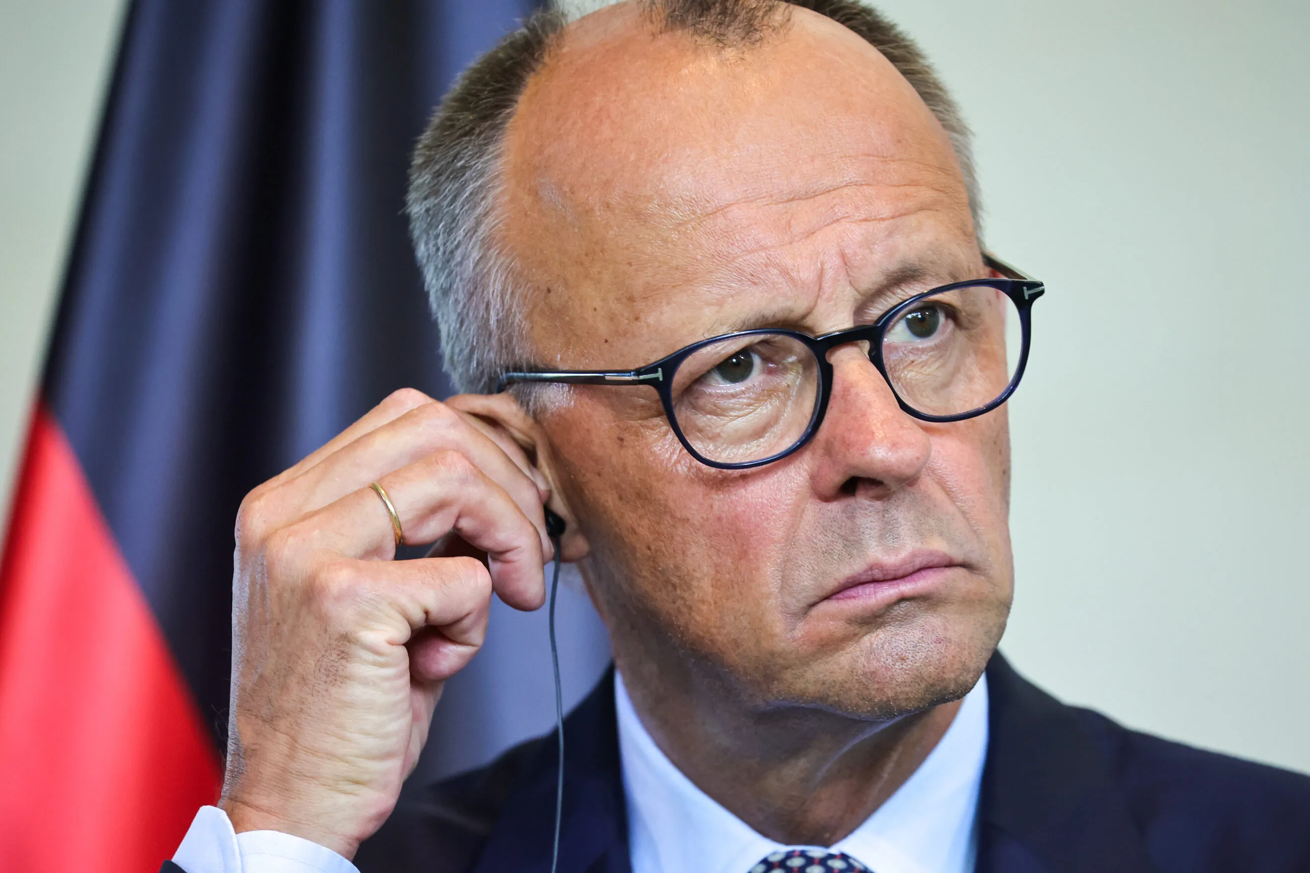 RazomUA - Мерц порівняв Путіна з Гітлером: "Амбіції не зупиняться на Україні"