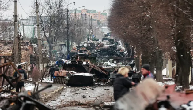 RazomUA - Рада ЄС ввела санкції проти дев'яти фігурантів звірств у Бучі — ще один крок до відповідальності
