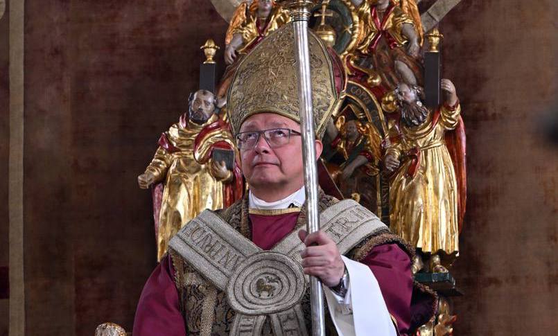 RazomUA - Polish archbishop organized a fundraiser for Kyiv — will personally pay for the first generator