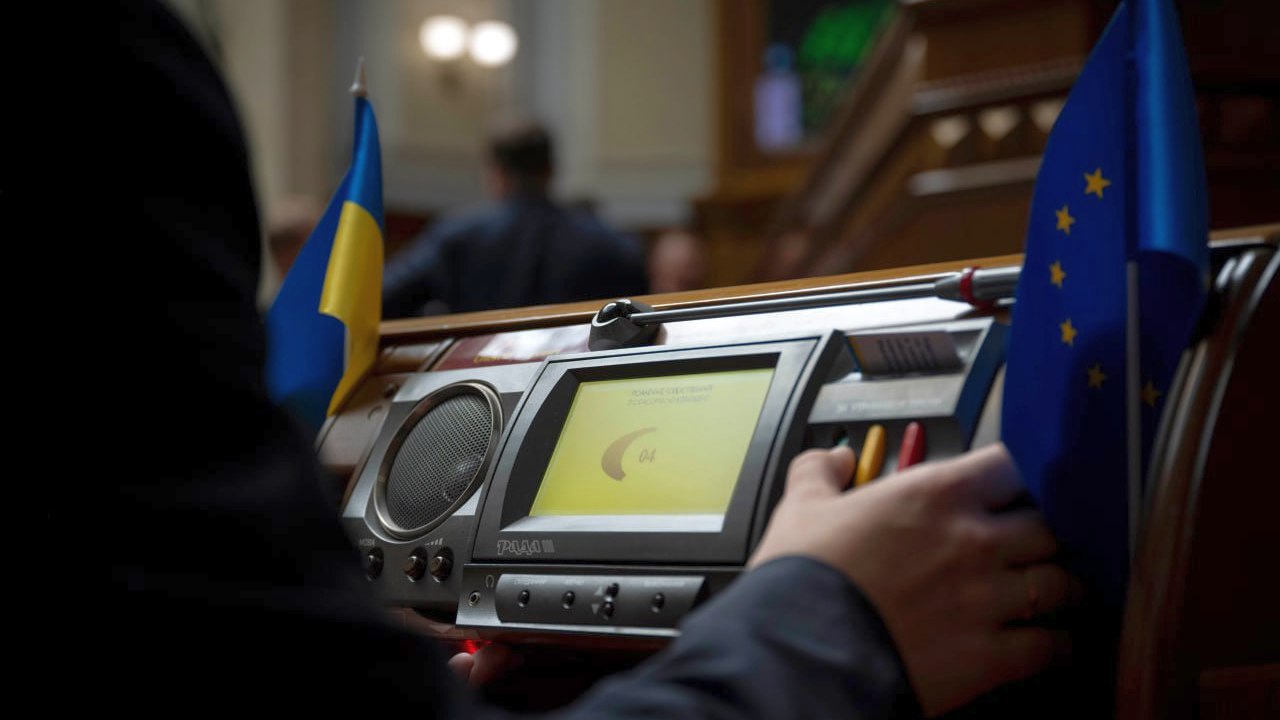 RazomUA - L'Ukraine risque de perdre 2,3 milliards d'euros en 2025 — quels indicateurs la Rada freine et pourquoi cela compte