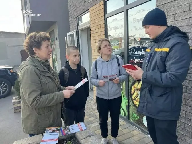 RazomUA - Рятувальники в Гостомелі провели профілактичний рейд — прості кроки, що рятують дім узимку