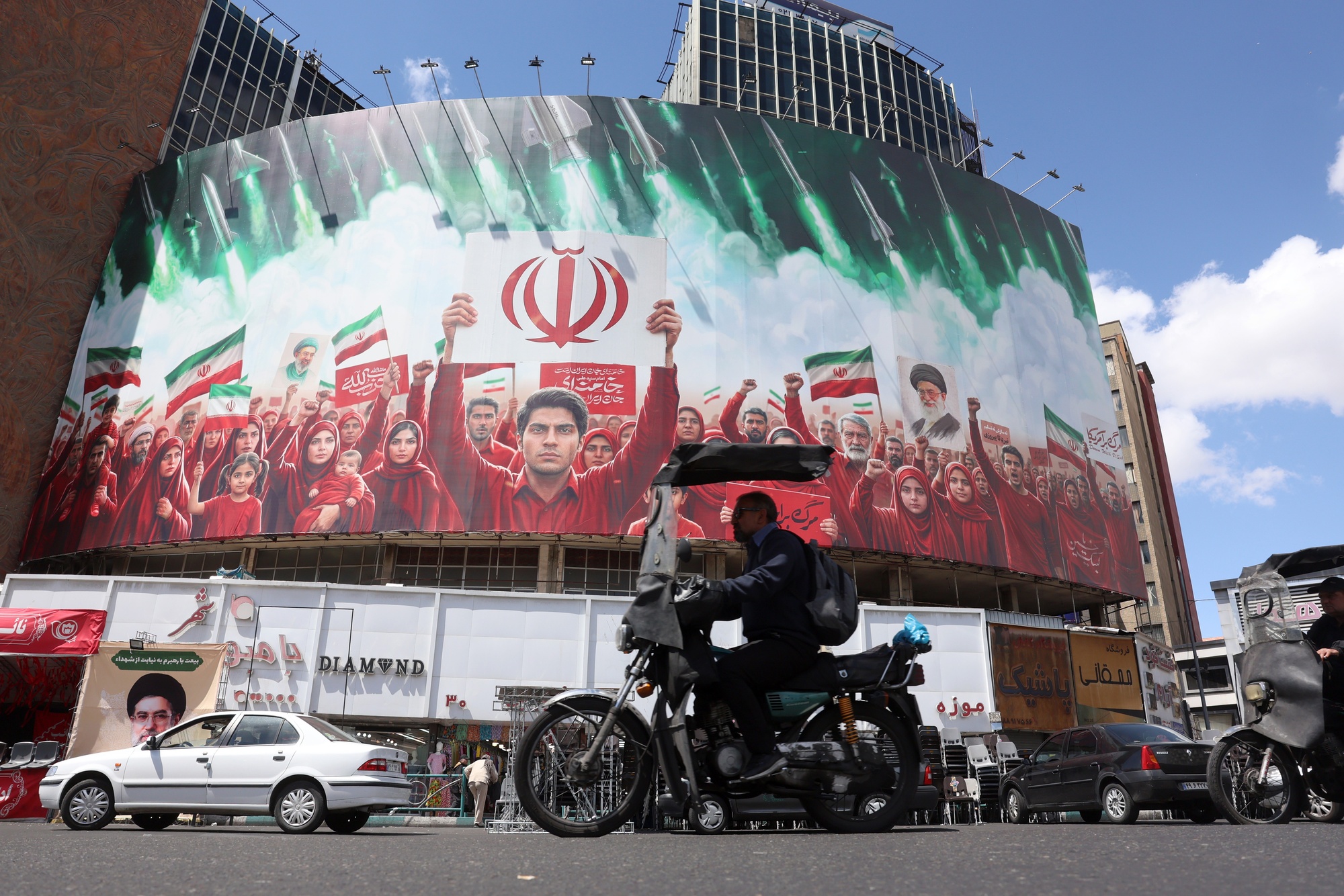 RazomUA - Перемир'я без переможця: США, Іран і ОАЕ одночасно оголосили про «перемогу» — і всі мають рацію по-своєму