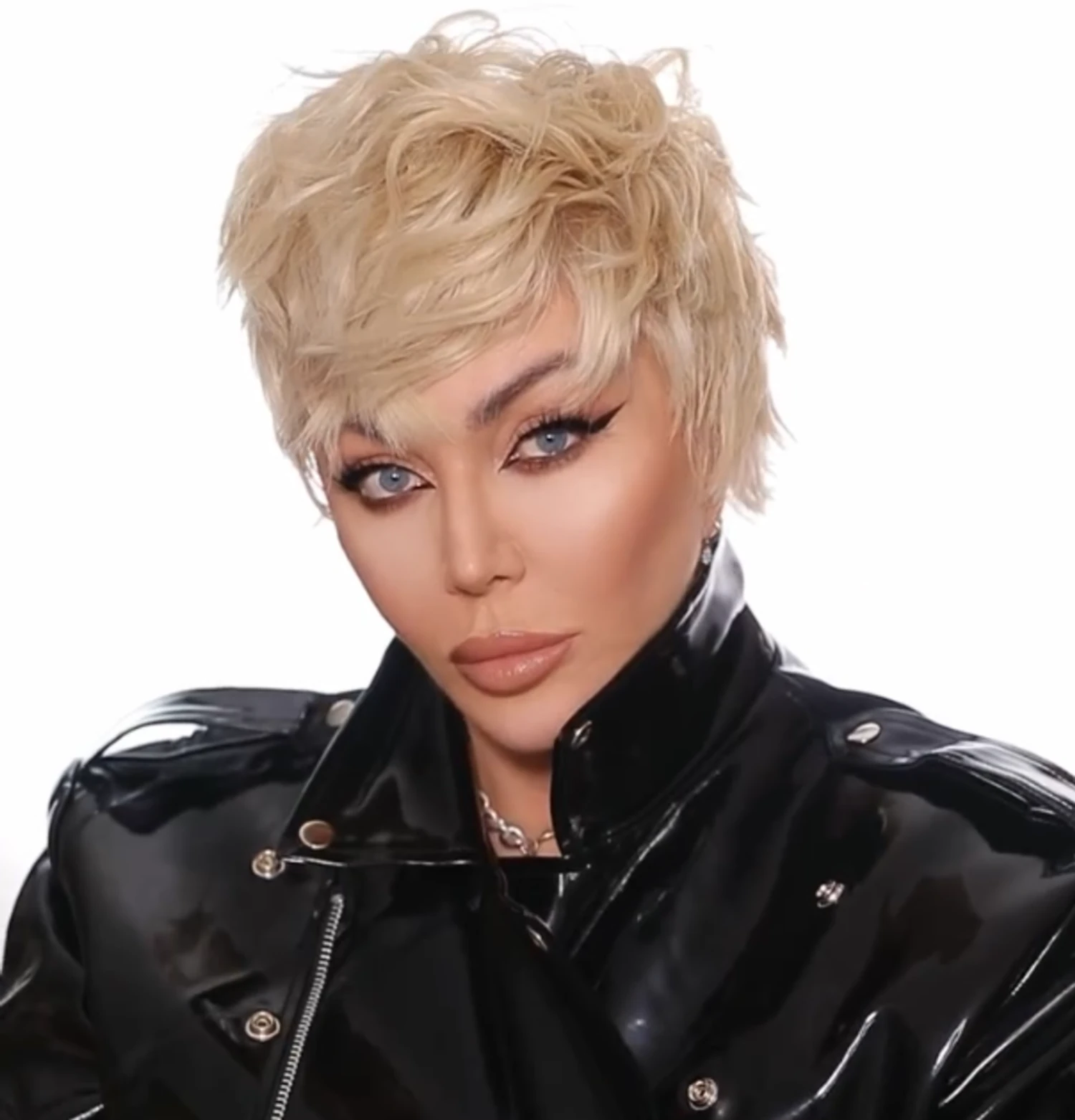 RazomUA - Ірина Білик оновила сценічний образ — що це значить для української музичної сцени