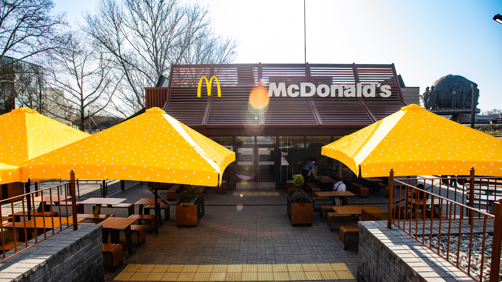 RazomUA - McDonald's повернувся в Миколаїв — сигнал відновлення інфраструктури та понад 100 робочих місць