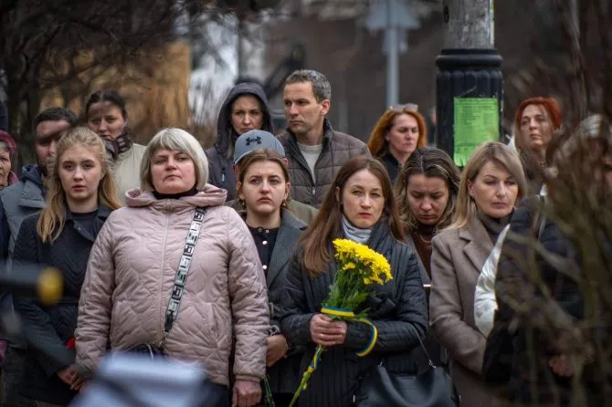 RazomUA - One House, Two Plaques: How Bucha Honors Those Killed During Evacuations and at the Front