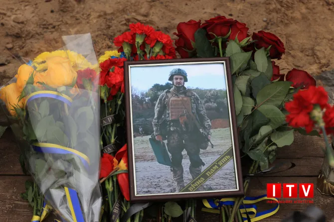 RazomUA - 36 ans, cinq mois au front et plus d'un an de disparition : Irpin a enterré Vitali Tkatchouk