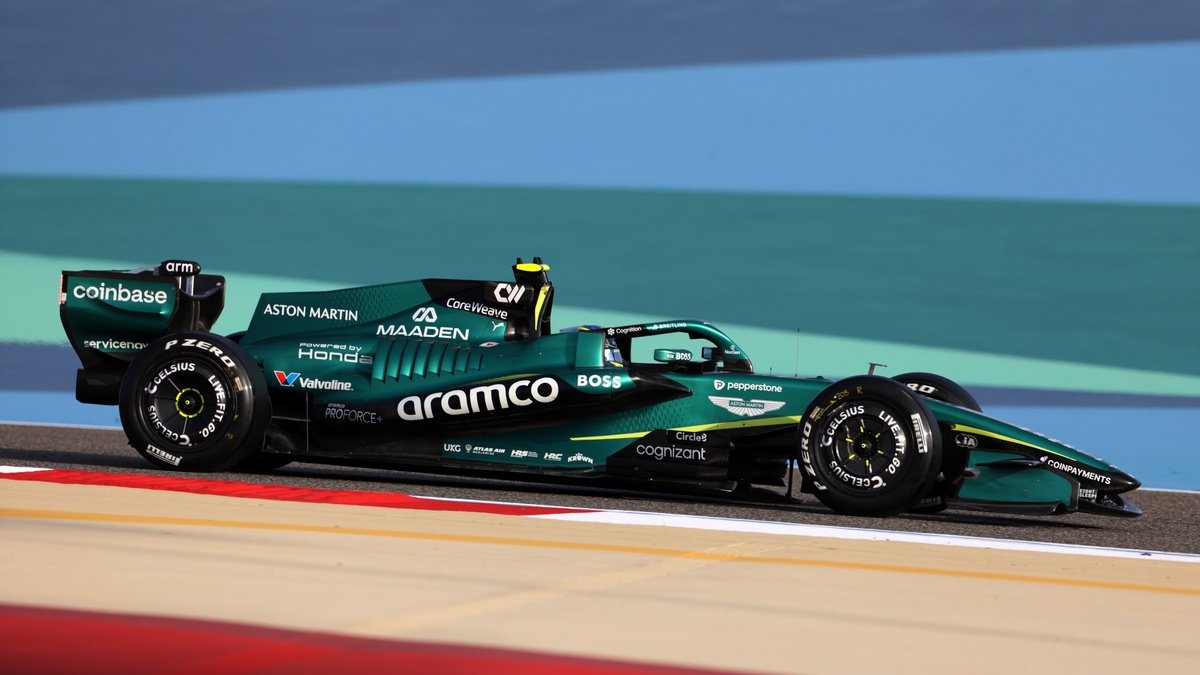 RazomUA - Aston Martin продає право на назву команди Формули‑1 за £50 млн — як продаж бренду рятує ліквідність
