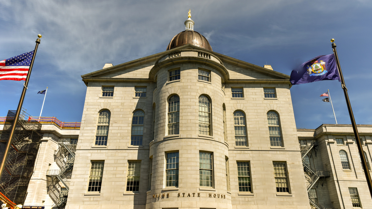 RazomUA - Musk a gelé la construction de centres de données — et maintenant le gouverneur doit choisir entre emplois et précédent