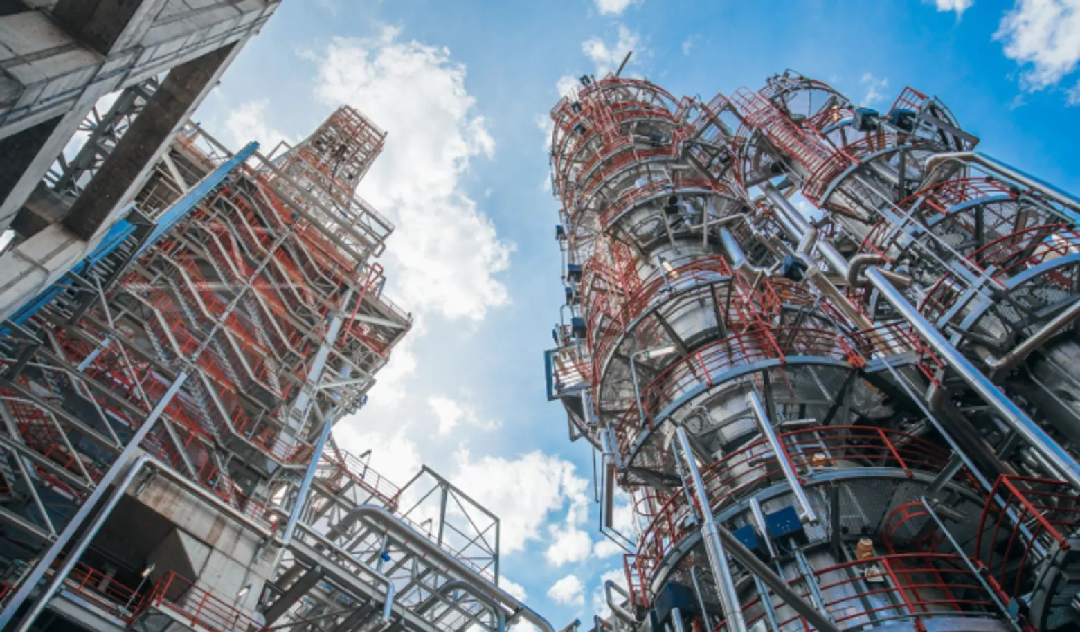 RazomUA - Єдиний нафтопереробний завод Сербії зупинився без російської нафти