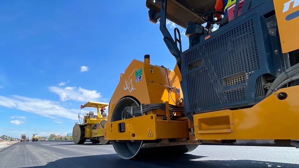 RazomUA - Японці хочуть перетворити 1,5 млрд тонн українського воєнного сміття на дорожнє покриття