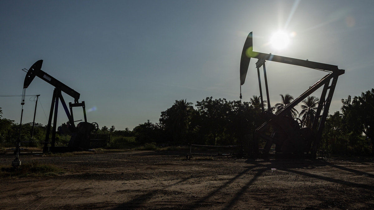 RazomUA - Bloomberg: China Loses Access to Cheap Venezuelan Fuel — Consequences for the Market and for Ukraine