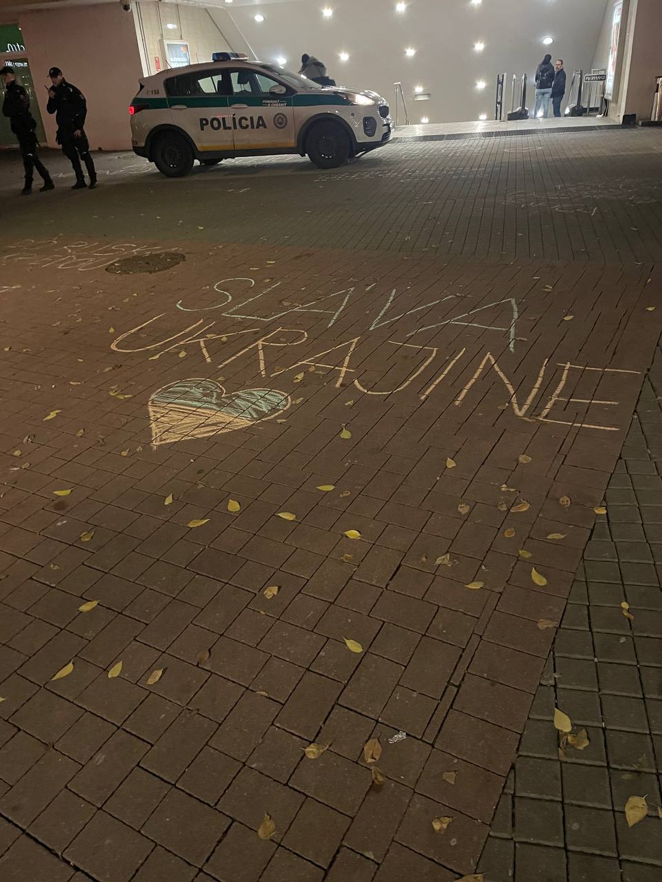 Foto 2025 11 16 21 47 27