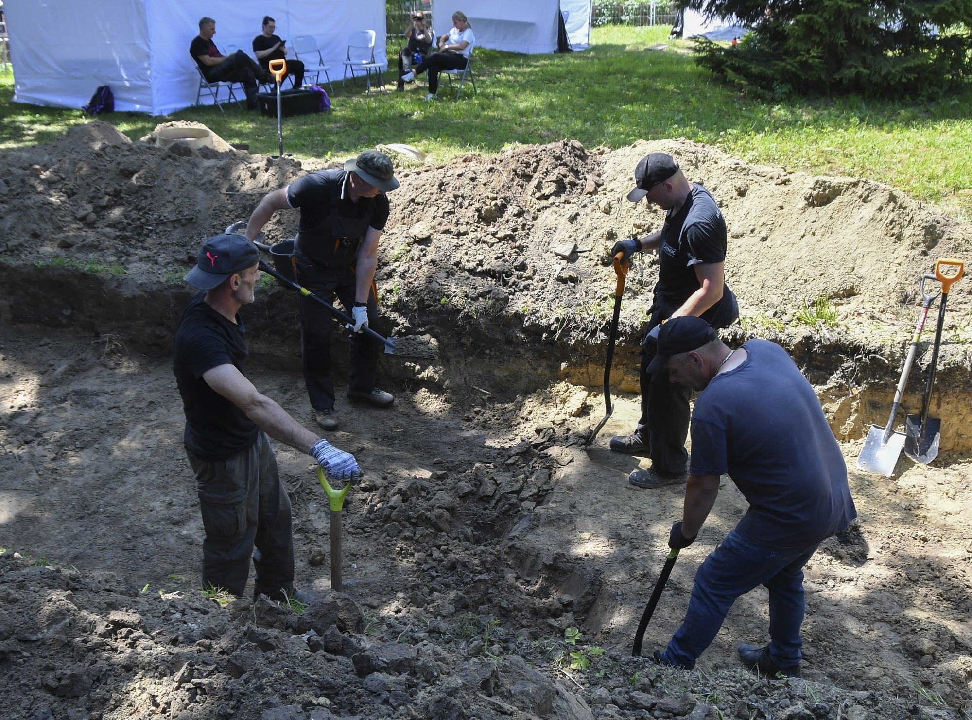 RazomUA - Дозвіл на пошуки в Гуті Пеняцькій: як співпраця з Польщею відновлює пам’ять жертв