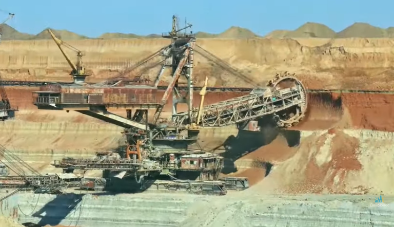 RazomUA - Rostec Goes After Manganese: How Russia Legalizes Plunder of Occupied Zaporizhzhia's Mineral Resources