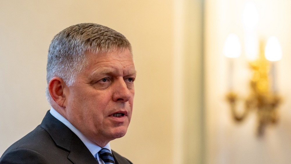 RazomUA - Ультиматум Фіца: погроза припинити «аварійні» постачання електроенергії — що це значить для України