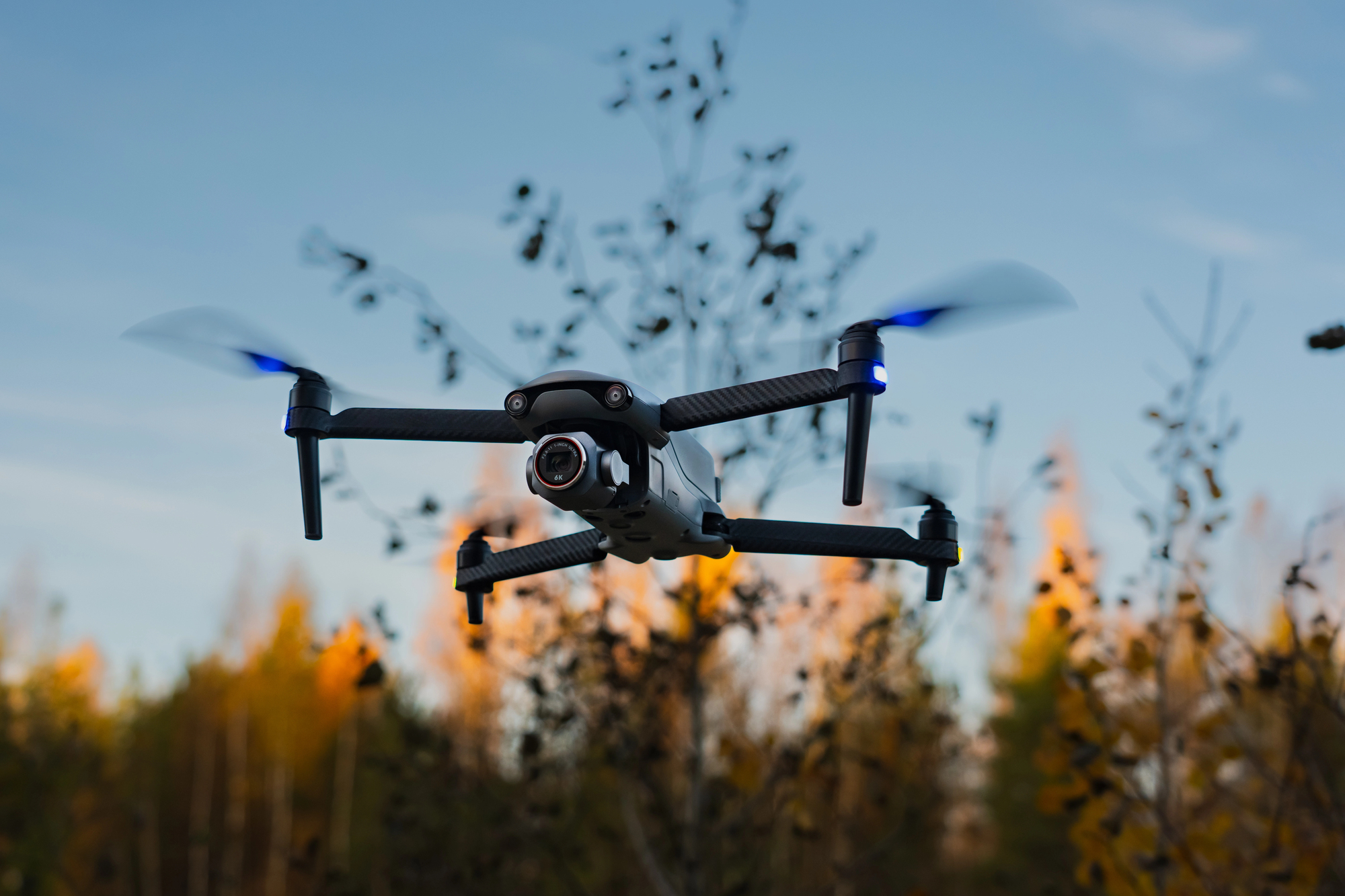 RazomUA - Україна дозволила тренувати ШІ на бойових даних — прискорення дронів і технологічна перевага з умовами