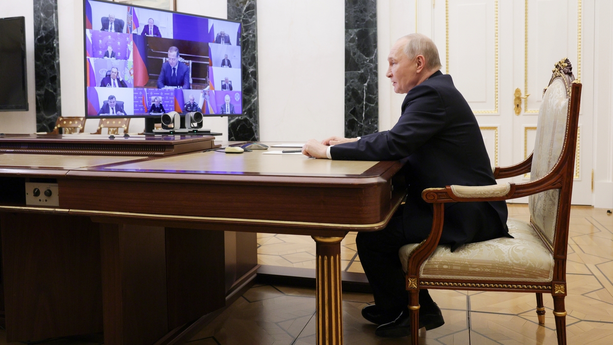 RazomUA - Russland plant eine Kürzung des Staatshaushalts um 10 % – was das für den Krieg und die Sicherheit der Ukraine bedeutet