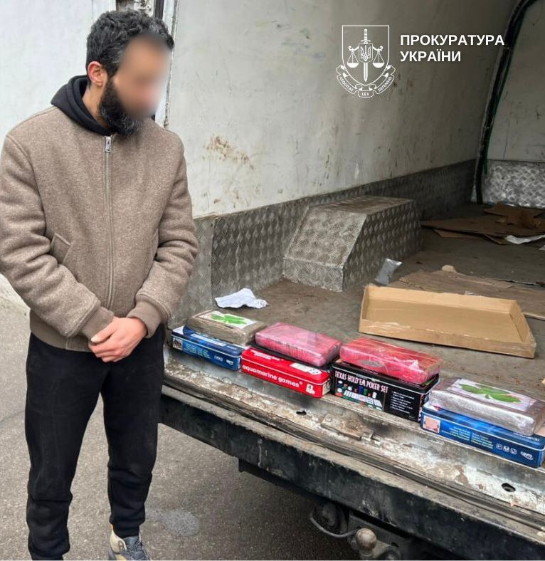 RazomUA - In Kiew wurde ein Ausländer mit 4 kg Kokain festgenommen — die Strafverfolgungsbehörden bringen den Fall mit einem Transitkanal in Verbindung
