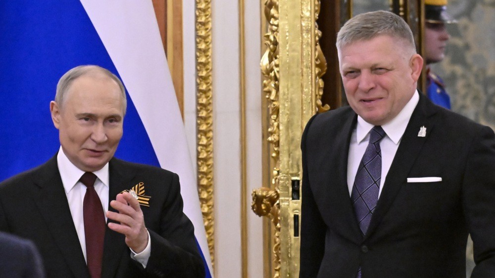 RazomUA - Фіцо летить до Москви через Грузію: як заборона трьох країн НАТО подвоїла час перельоту