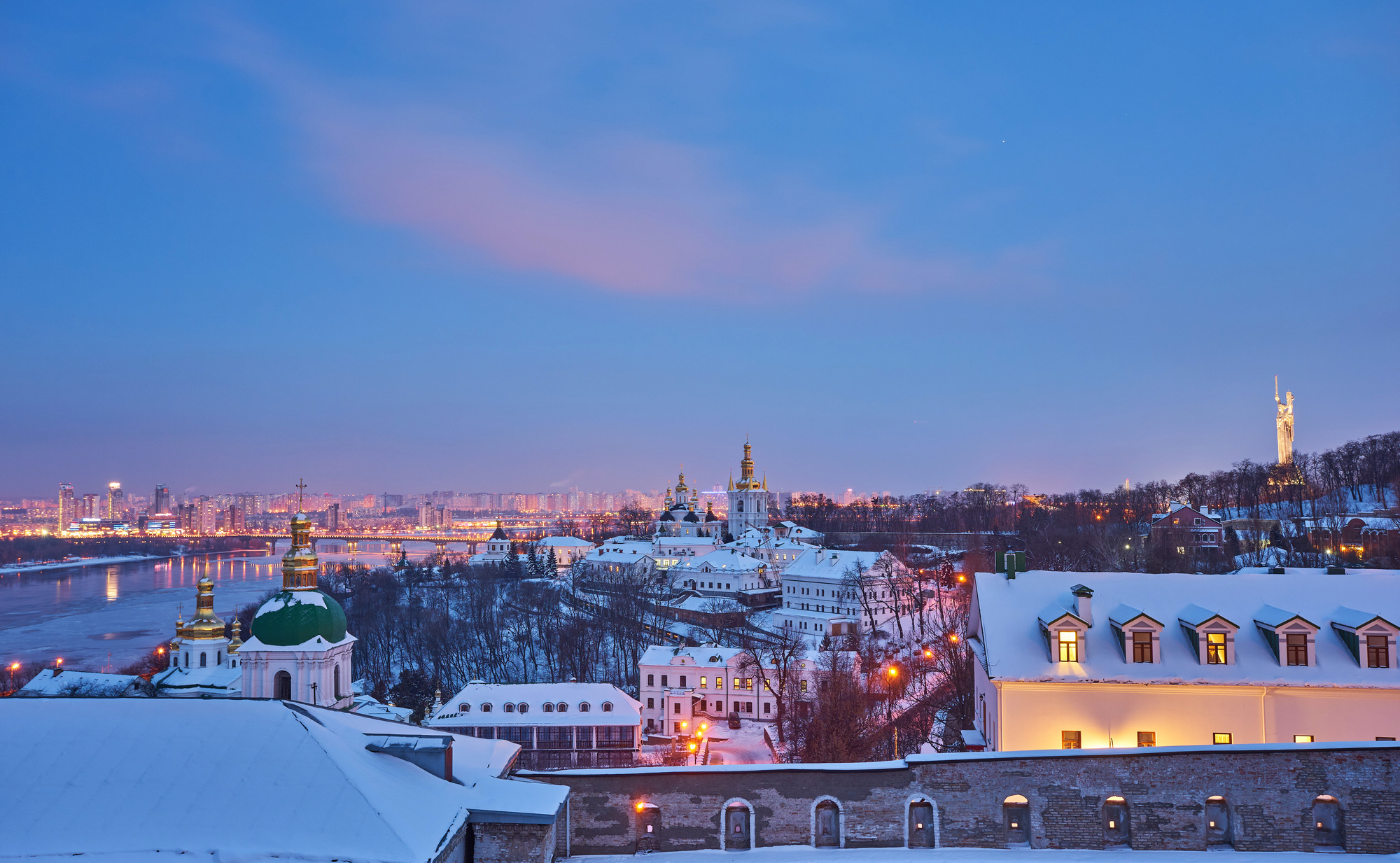 RazomUA - Have 600,000 Kyivans left? Kyiv City Military Administration denies the figures — what it means for energy and aid