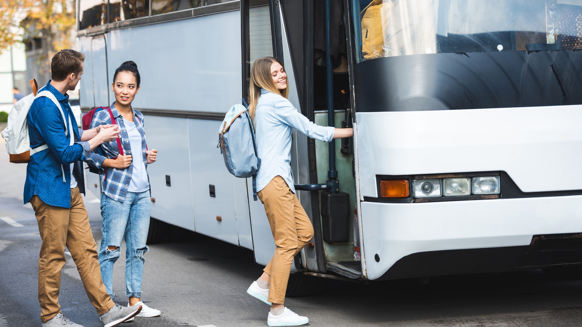 RazomUA - Черги на кордоні понад 4 год: як «єЧерга» може повернути мільйонам пасажирів час і гідність