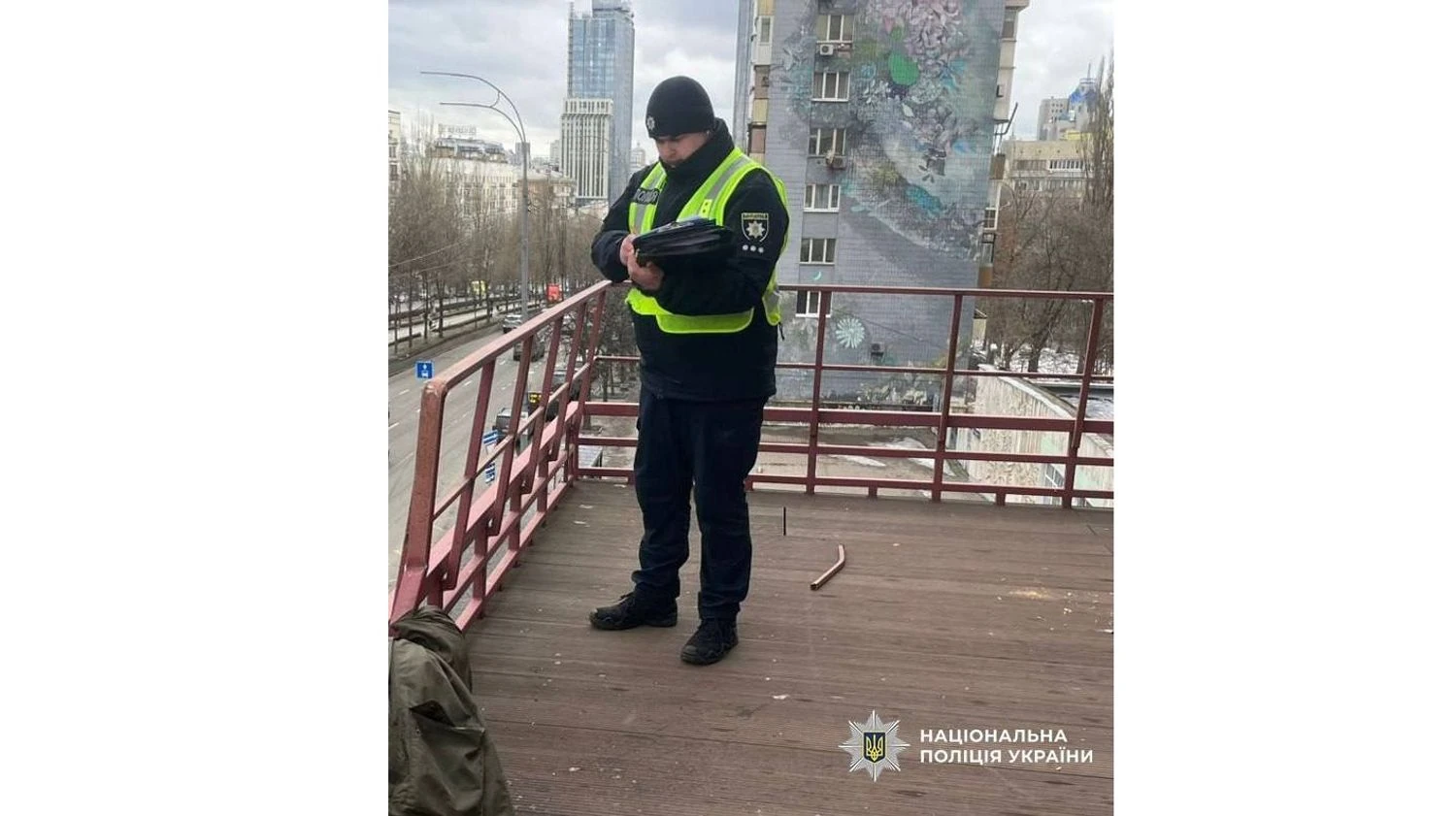 RazomUA - На бульварі Лесі Українки 32-річний чоловік загинув після падіння з 23-го поверху — поліція розслідує