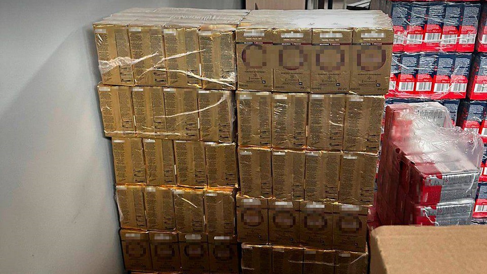 RazomUA - Gericht ordnet Vernichtung von mehr als 766 kg gefälschter Lavazza-Produkte an — sechs Fahrzeuge an die ukrainischen Streitkräfte (ZSU) übergeben