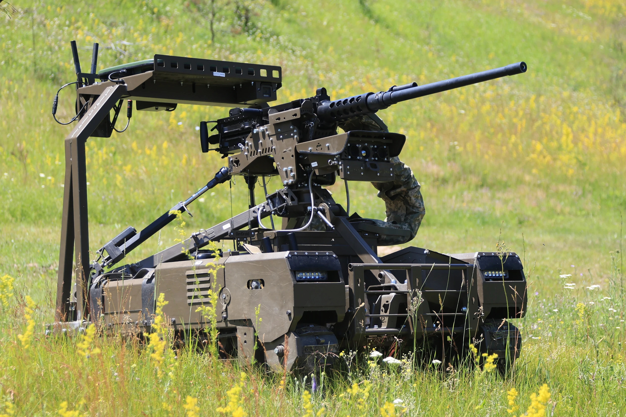 RazomUA - Ukrainian ground robot destroys Russian MT-LB in combat