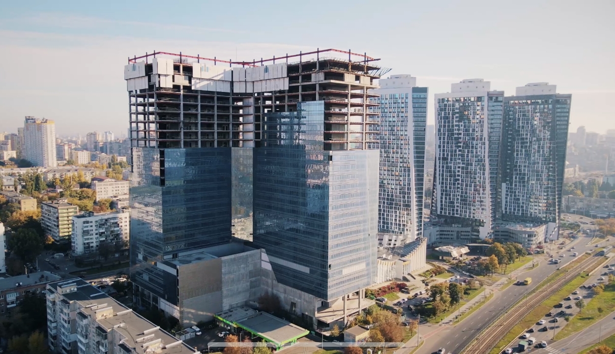 RazomUA - Sky Towers пішов за ціною порожньої ділянки — і дістався структурі сімʼї Злочевського