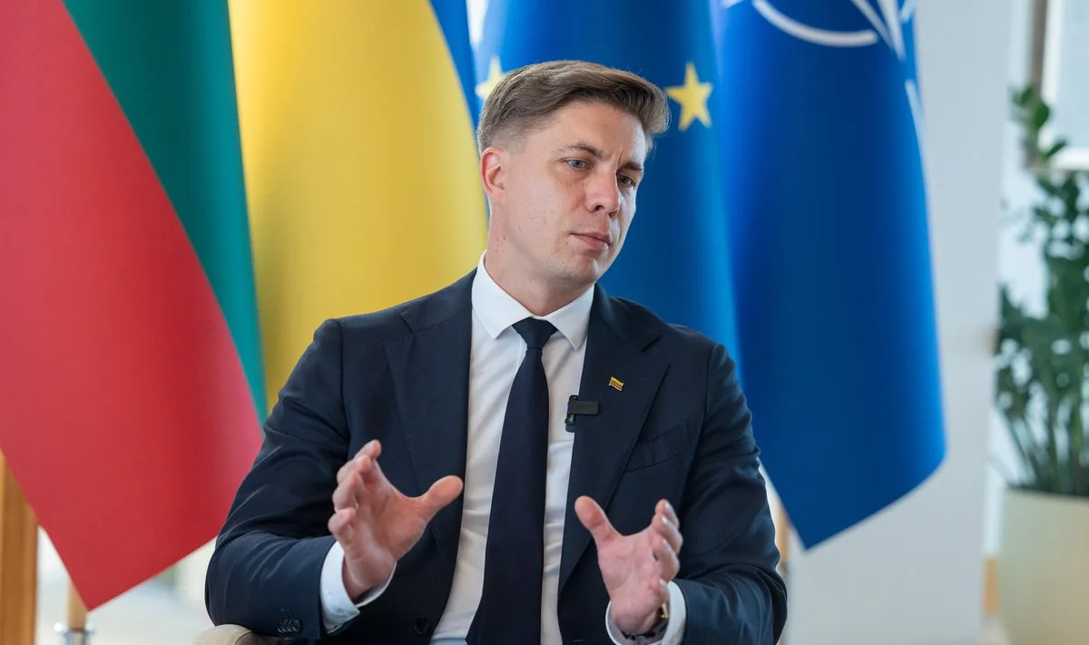 RazomUA - Литва хоче прибрати Ломоносова зі шкіл — і поставити замість нього Шевченка