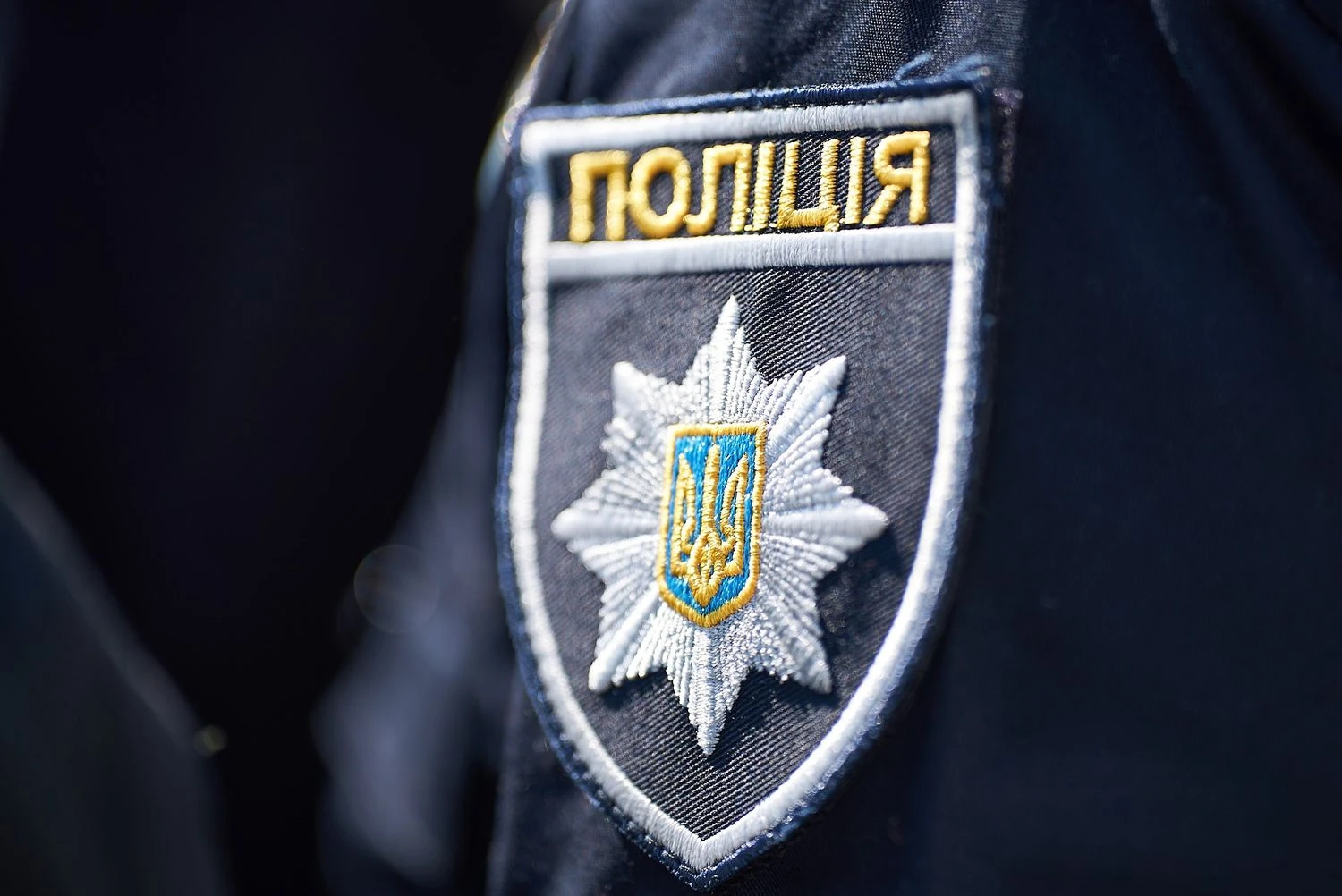 RazomUA - Полицейский и двое курсантов НАВС спасли 22‑летнего: быстрая реакция на Поповича остановила фатальный шаг