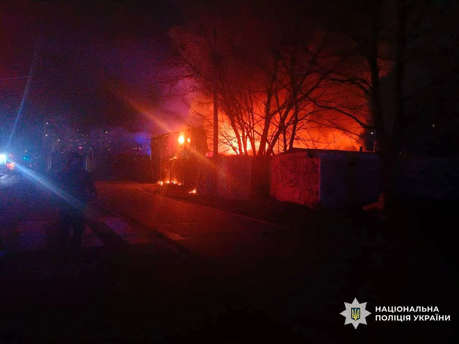 RazomUA - Explosion dans un garage à Obolon : la DSNS et la police interviennent sur place