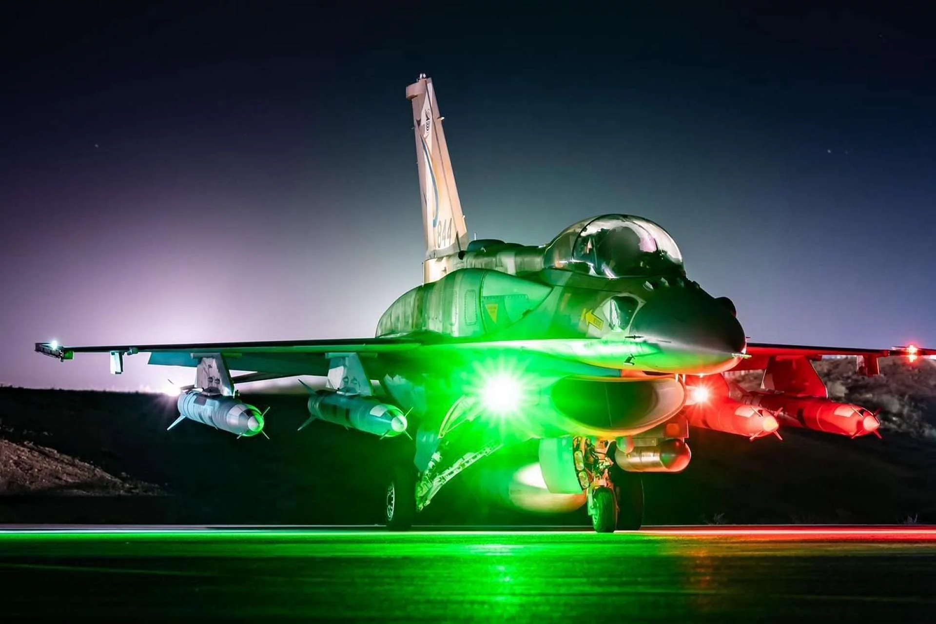RazomUA - Израиль показал F-16I с четырьмя Rampage — что это означает для стратегии дальнего удара