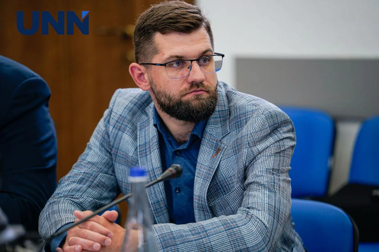 RazomUA - Літак — не патент: чому БЕБ хоче стягнути з авіакомпаній податок "за інтелектуальну власність"