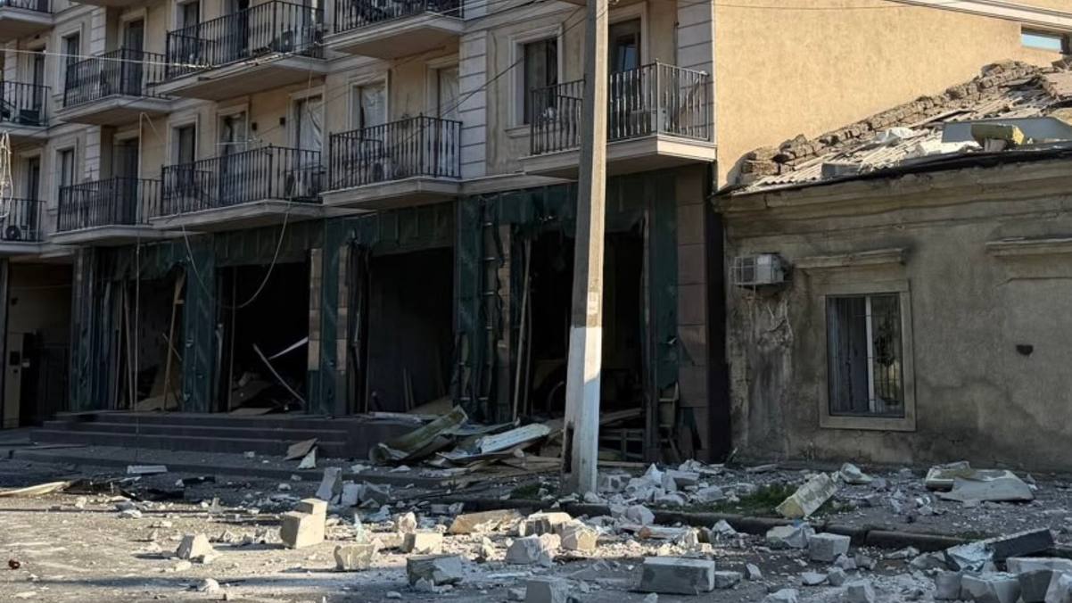 RazomUA - Odessa frappée une deuxième fois en une semaine : les roquettes ont « tourné en cercles » au-dessus de la mer — puis ont frappé