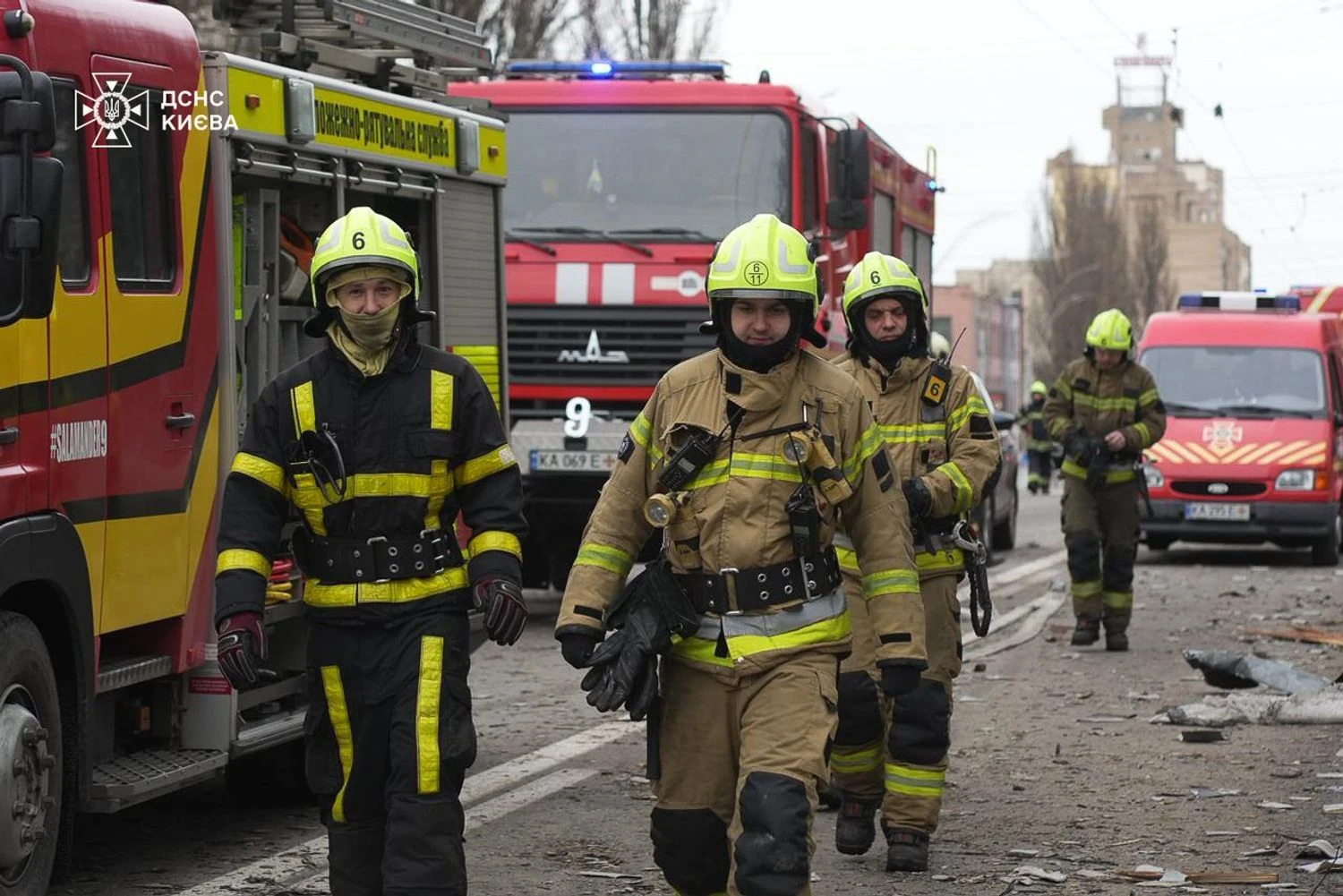 RazomUA - Angriffe auf Kiew: 1 Toter, 27 Verletzte — wie das Rettungswesen der Hauptstadt funktioniert